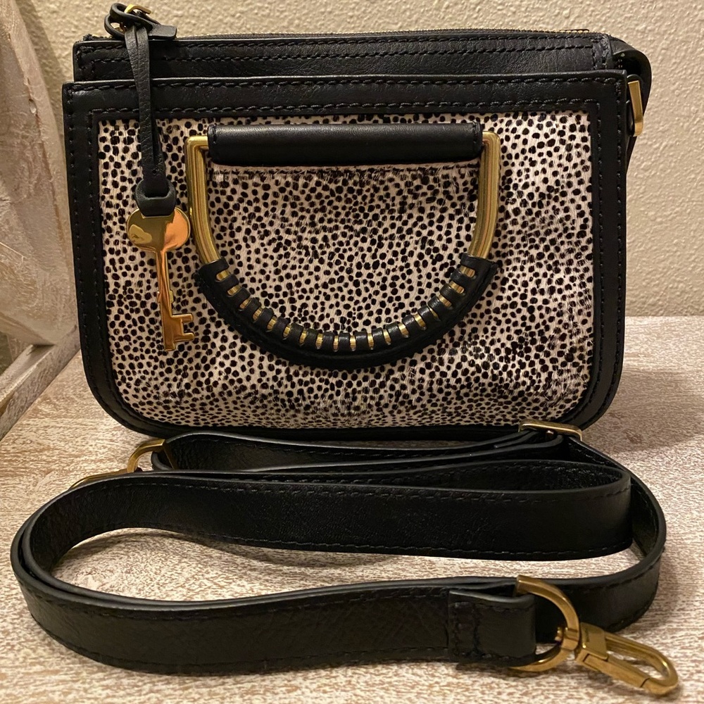Fossil black and white Leopard purse- Never worn!